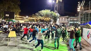 La peña folclòrica que se realizó el martes convocó a cientos de personas que bailaron y cantaron en las calles sanjorgenses.