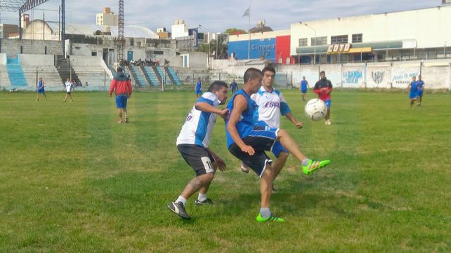 Peñarol buscará su primera victoria ante el clásico rival