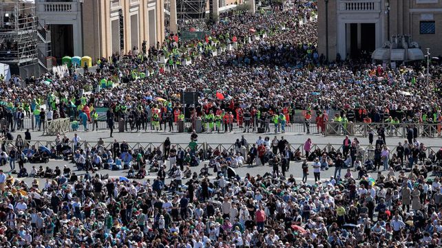 Las imágenes más emotivas del funeral del papa Francisco en la Plaza de San Pedro