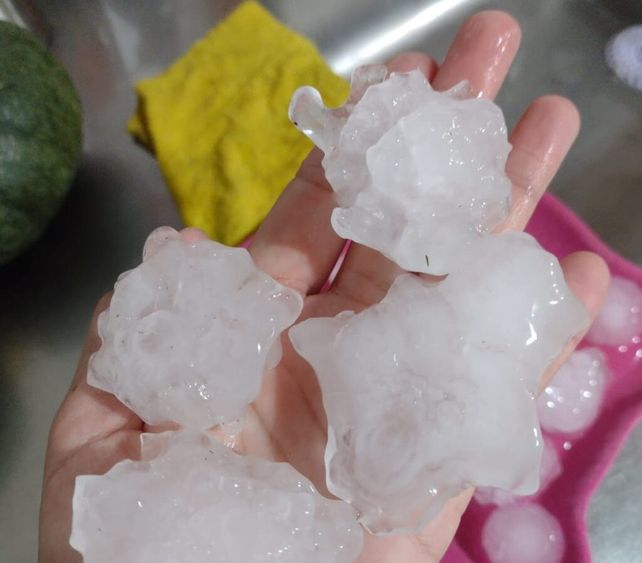 El tamaño del granizo en Roldán se asemejó a pelotitas de ping pong.