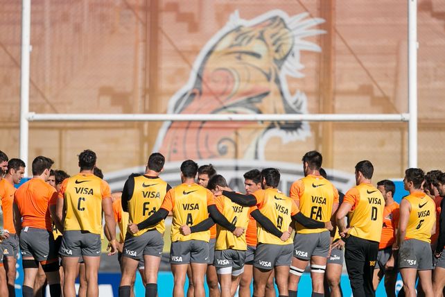 Jaguares se mide con los Sharks