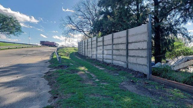 El Club Náutico Sur levantó un muro de 300 metros que viola una ordenanza de la Municipalidad
