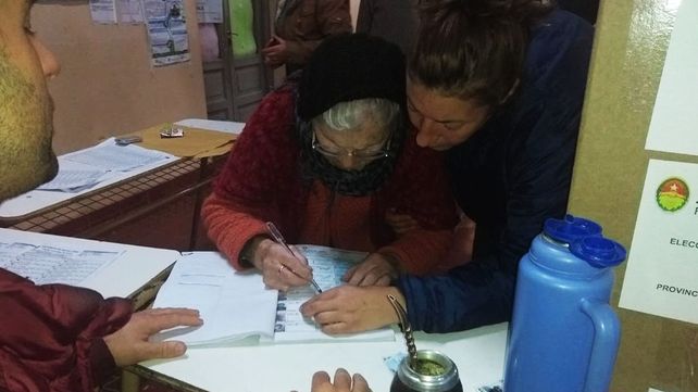 Abuela centenaria de Aldea Salto cumplió con su deber cívico