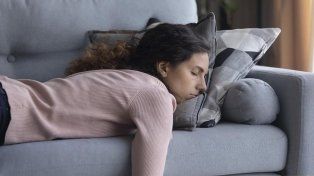 Sociedad del cansancio: por qué estamos agotados aunque durmamos y cómo recuperar el descanso