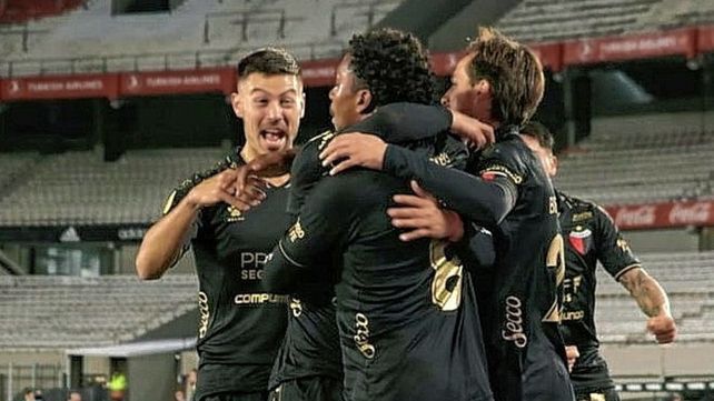 El último refuerzo que Eduardo Domínguez espera en Colón