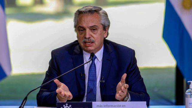 Alberto Fernández analizará con los gobernadores la suba de contagios de coronavirus