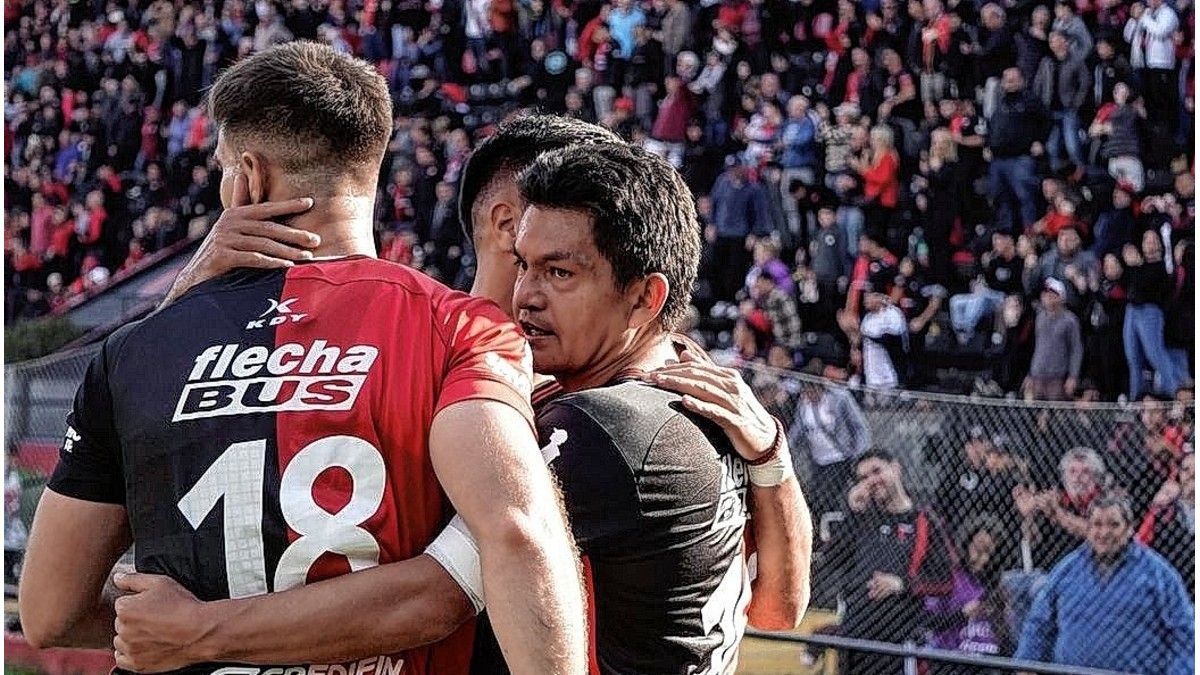 Violeta Soaked con Corrida