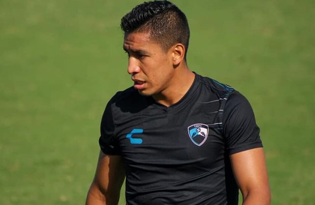 César Bernal se iba a operar y dio positivo de coronavirus