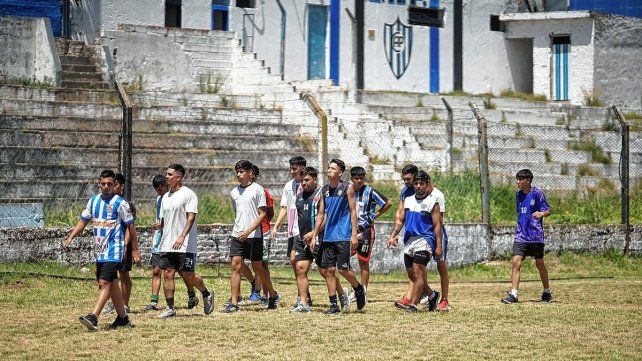 Peñarol volvió a los entrenamientos pensando en la Liga Paranaense.