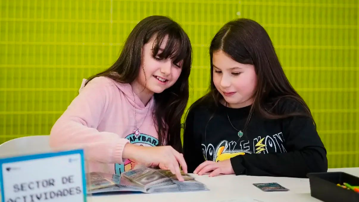 Vacaciones de invierno: domingo de mesa mundialista, teatro y ciencia en el planetario