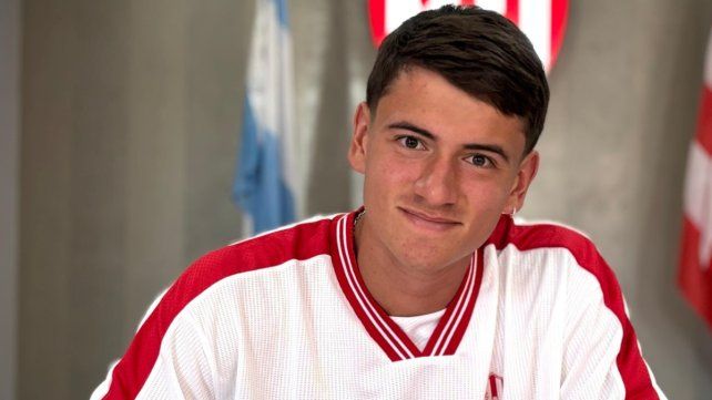 Unión aseguró a Mateo Raschia: firmó su primer contrato profesional