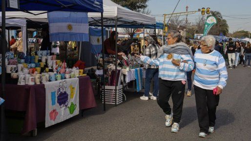 La fiesta de Aristóbulo del Valle habría superado las 100.000 personas y los comerciantes celebran un fuerte repunte de ventas