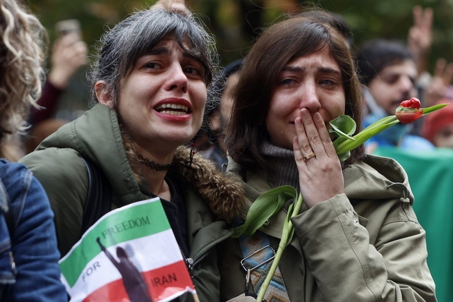 Dolor y rebelión unieron a las mujeres iraníes en la ola de protestas por la muerte de Mahsa Amini a manos de la policía.
