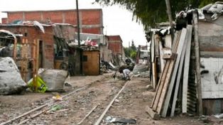 Una familia necesitó más de $1,6 millones en agosto para no ser pobre