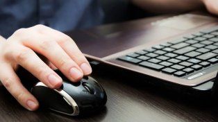 Phishing es una técnica que se usa para obtener información confidencial de los usuarios de forma fraudulenta y así apropiarse de la identidad de esas personas.&nbsp;