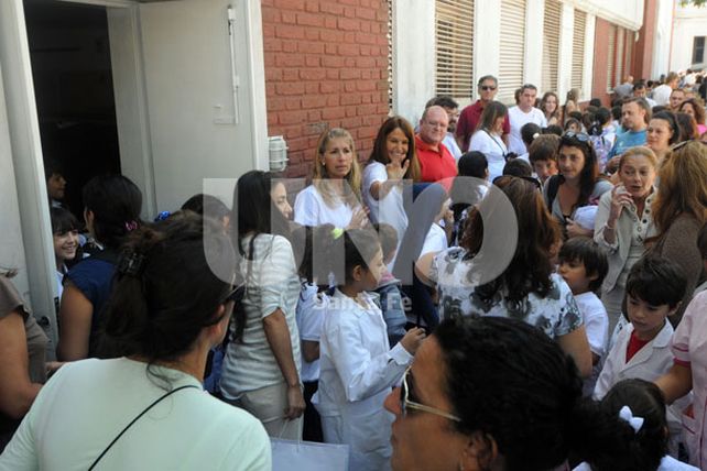 Con ilusión y felicidad, los chicos regresaron esta mañana a la escuela