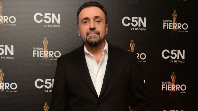 Con una serie de mensajes en Twitter, Roberto Navarro desnudó la interna que vive en C5N