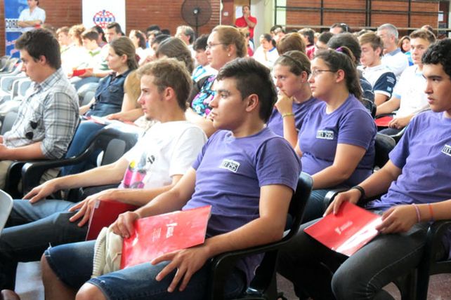 Estudiantes de escuelas secundarias santafesinas.