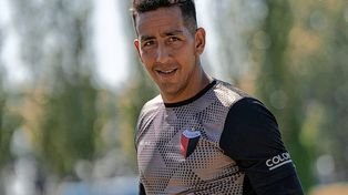 Matías Ibañez debutará en el arco de Colón para enfrentar a Godoy Cruz.