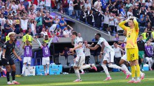 El arquero Matt Freese pifió y regaló el tercer gol de Bélgica ante Estados Unidos.
