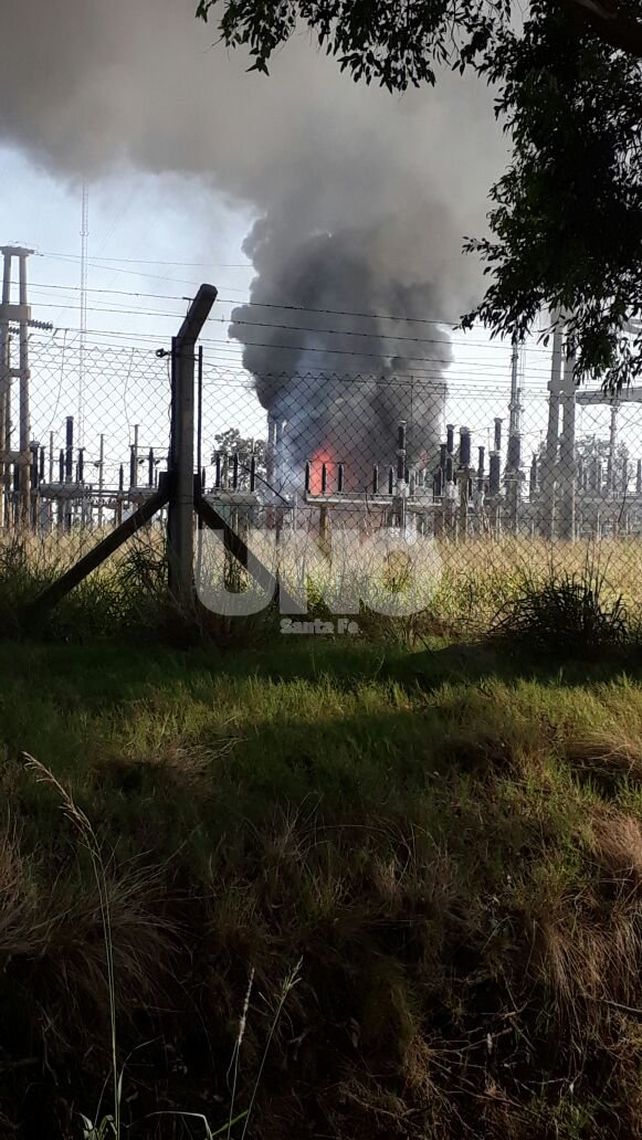 El incendio en una estación transformadora dejó sin luz a los departamentos 9 de Julio y San Cristóbal