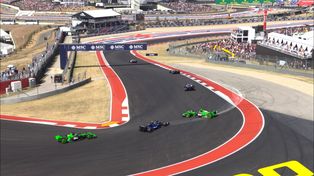 Zhou hace un trompo delante de Franco Colapinto en la trepada de Austin. El argentino lo esquivó justo.