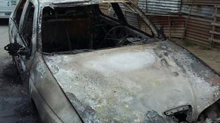 Dos nuevos autos fueron incendiados en las últimas horas