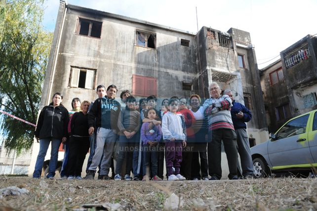 La provincia terminó de demoler el monoblock 7 del barrio Acería