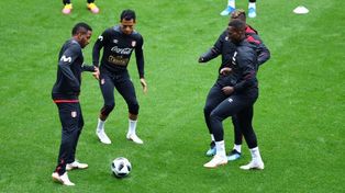 Perú se entrenó por primera vez en Khimki rodeado de hinchas