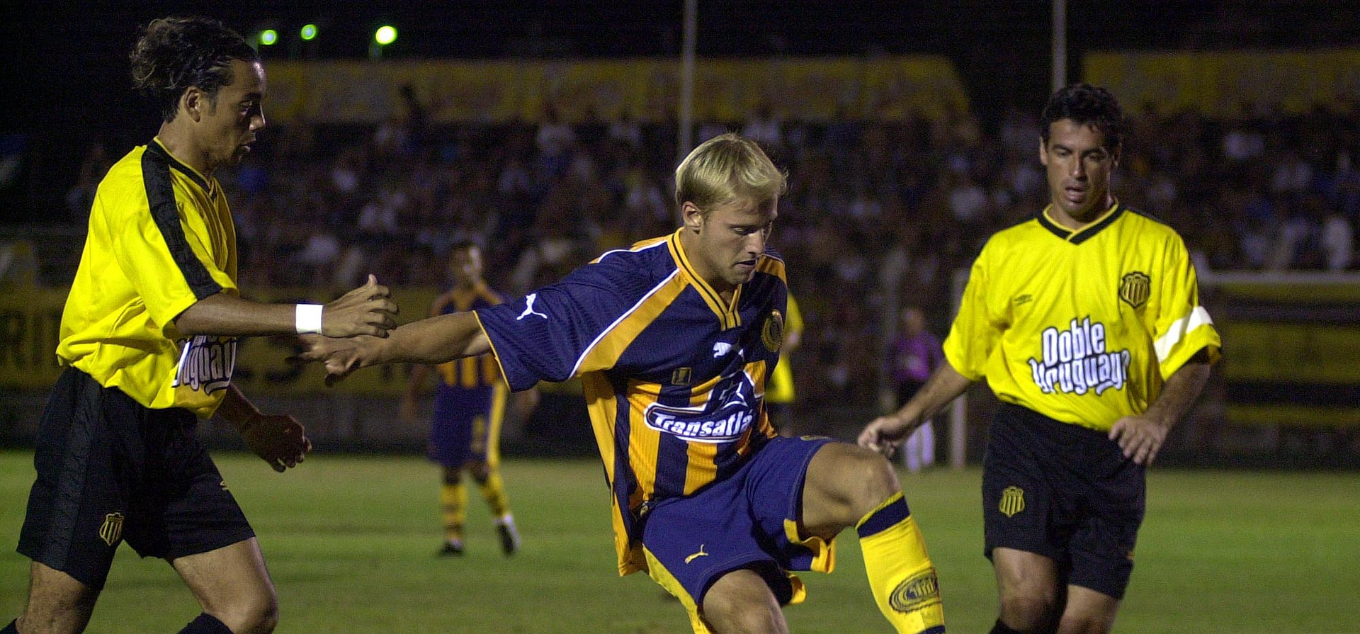 Central y Peñarol volverán a enfrentarse tras 21 años y con los mismos DT en el banco