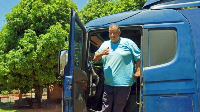 Topadora Cáceres en uno de sus camiones