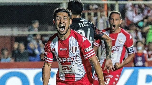 Mauro Luna Diale expresó su alegría por jugar en Unión y aseguró sentirse muy identificado con el club y la ciudad. Mauro Luna Diale expresó su alegría por jugar en Unión y aseguró sentirse muy identificado con el club y la ciudad.