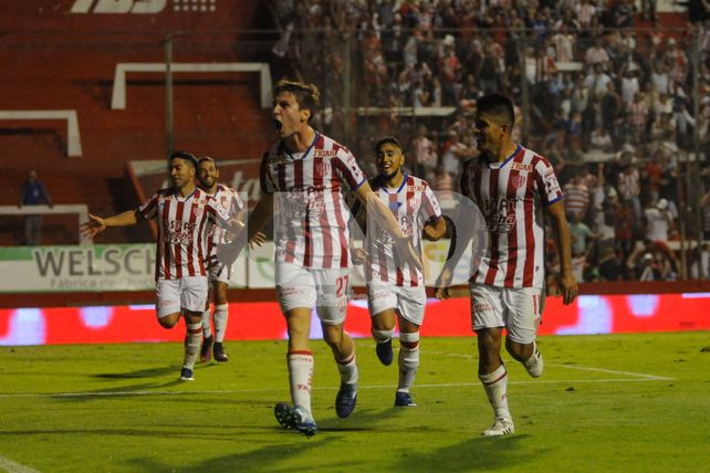 Unión puso garra y corazón para levantar cabeza en Santa Fe