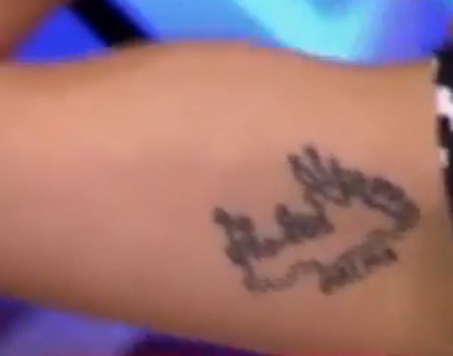 Una actriz argentina se tatuó en el brazo a las Islas Malvinas