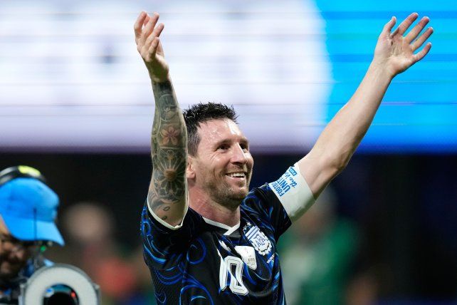 Messi afirmó que el desempeño de la selección en el Mundial representa una alegría para una sociedad argentina que atraviesa dificultades económicas y sociales.
