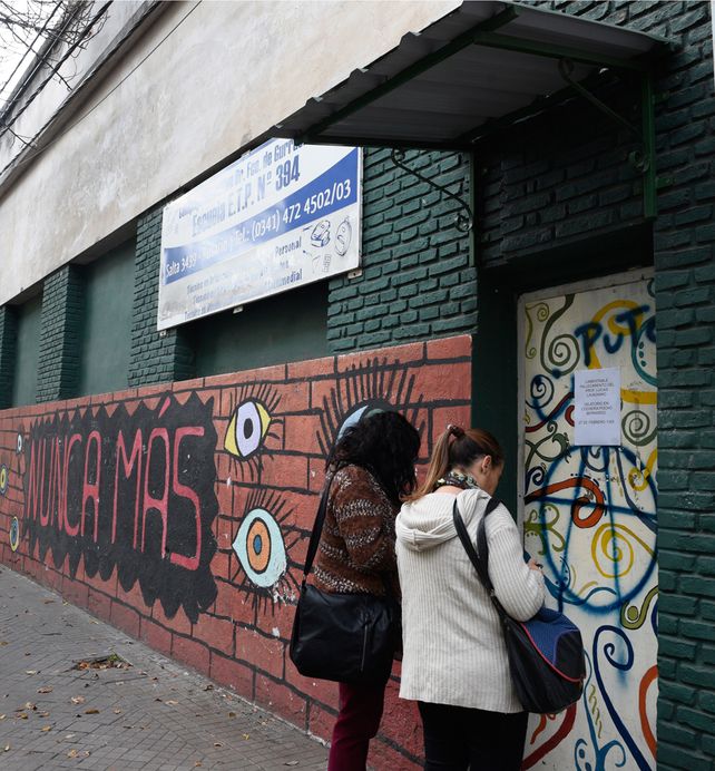 Duelo. La escuela estuvo cerrada ayer por el deceso y hoy tampoco habrá clases