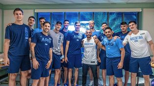 Santiago Ponzinibbio, reconocido hombre del UFC, estuvo junto a la Selección de básquet en Las Vegas.