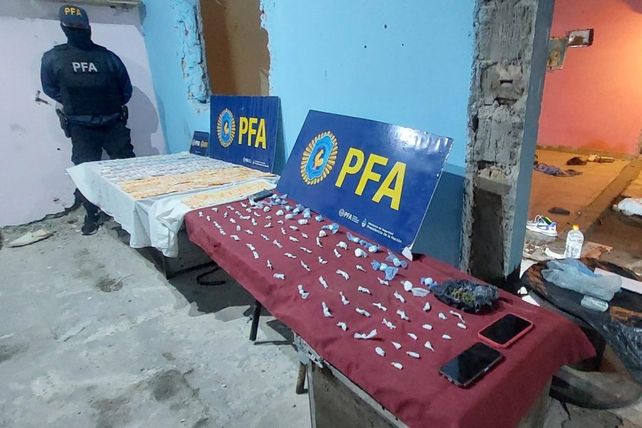 Material y estupefacientes incautado por la Policía Federal. &nbsp;