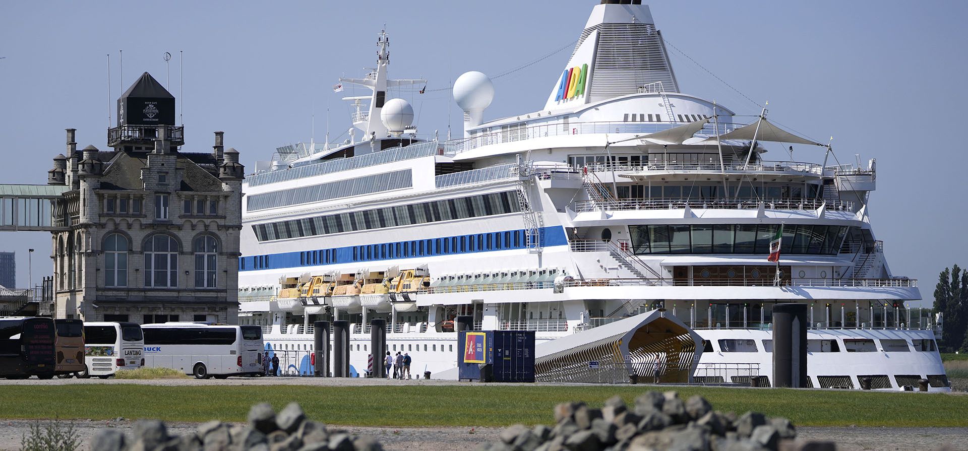 Un crucero hace escala en Amberes, Bélgica, el lunes 5 de junio de 2023. (Foto AP/Virginia Mayo) Un crucero hace escala en Amberes, Bélgica, el lunes 5 de junio de 2023. (Foto AP/Virginia Mayo)
