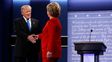Es bueno estar aquí con usted, lo saludó Clinton. Quiero que esté contenta, le respondió Trump.