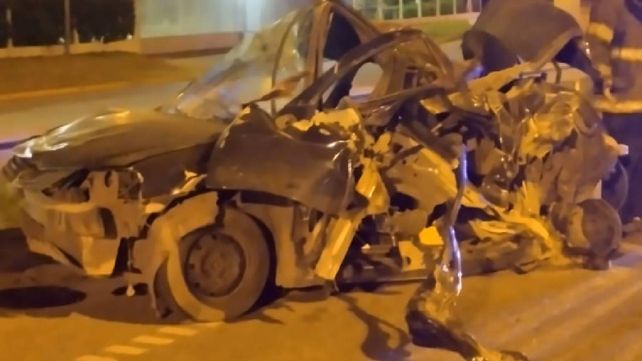 Fuerte choque en Circunvalación: cuatro personas heridas de gravedad y un detenido