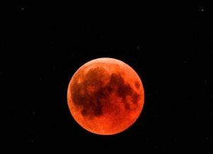 Luna de Sangre 2026: cuándo y cómo ver desde Argentina el eclipse que teñirá el cielo de rojo