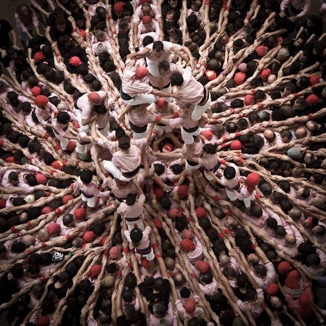 Impresionantes fotos de una tradición: los castillos humanos