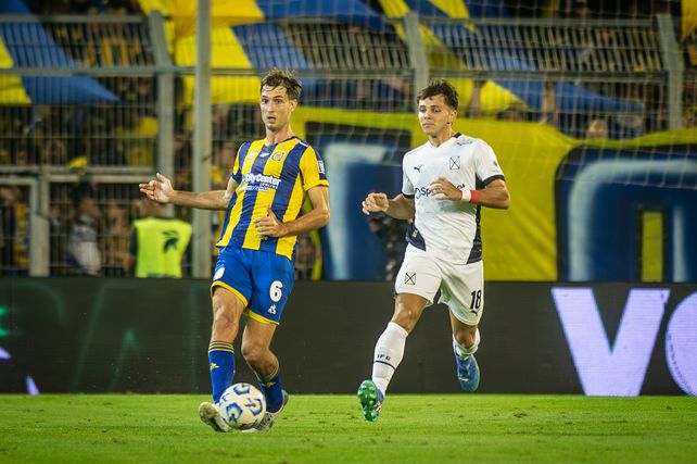 Komar tuvo que salir a jugar de urgencia ante Independiente por la lesión de Mallo.