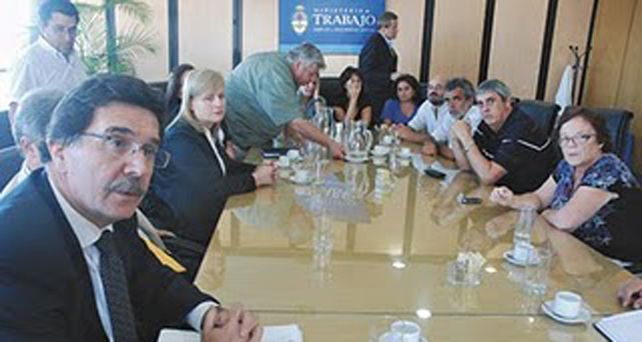Sileoni anunci&oacute; que convocar&aacute; a los gremios docentes a paritarias para principios de febrero