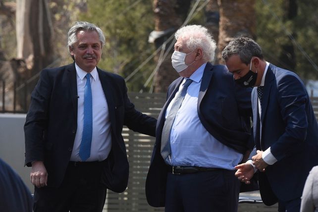 Centro de decisiones. El presidente Fernández y el ministro Ginés González deben enfrentar dificultades.