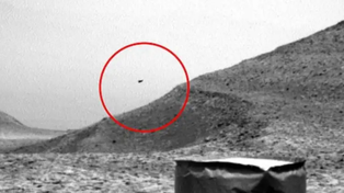 La foto de la Nasa sobre un extraño objeto negro en el cielo de Marte que despertó diferentes teorías