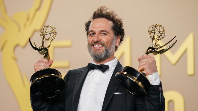 Matthew Rhys hizo historia en los Premios Emmy y ganó como Mejor Actor en las categorías de Comedia y Miniserie
