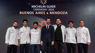 La ceremonia de distinción realizada en la Boca y presidida por el director de la guía gastronómica, Gwendal Poullennec.