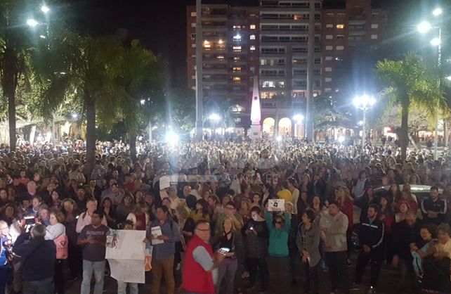 Multitudinaria marcha pidiendo justicia por la muerte de Julio Cabal